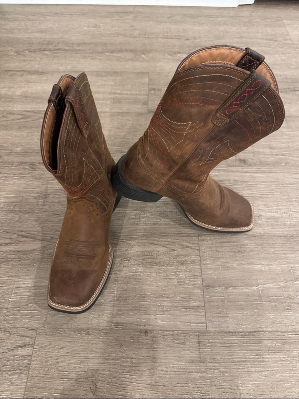 Ariat | NEVER WORN | Sport Wide Square Toe Cowboy Boot